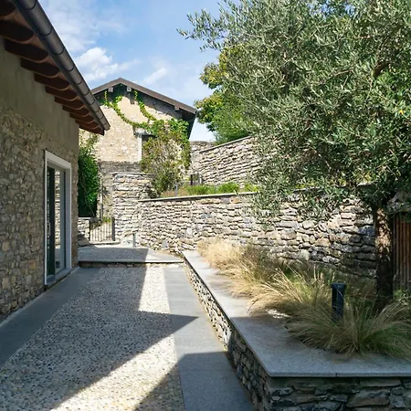 Via Del Pontile * Nesso